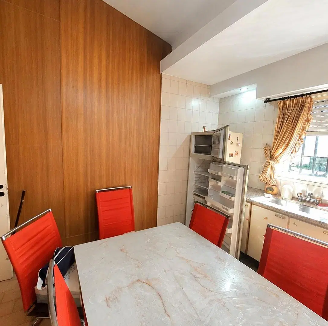Casa al frente con mucho potencial. 2 dormitorios, patio, parrillero y terraza 2