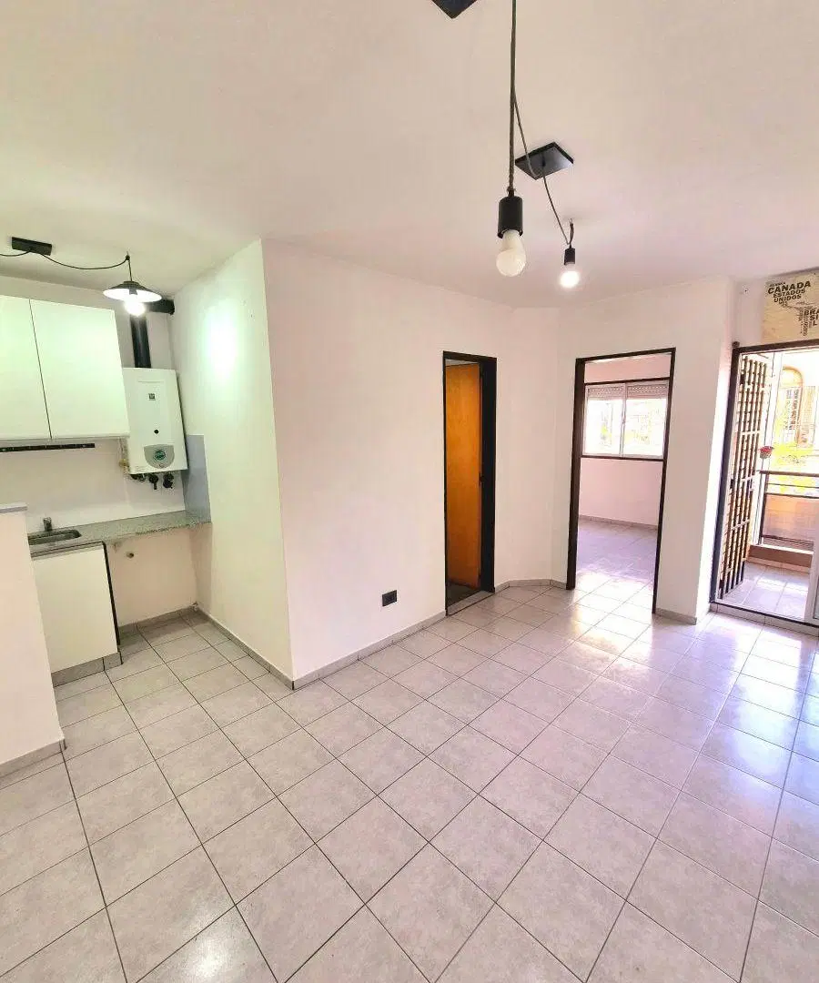Departamento 1 Dorm. con Balcón en Zona Privilegiada de Rosario - 2° por Escaleras 2