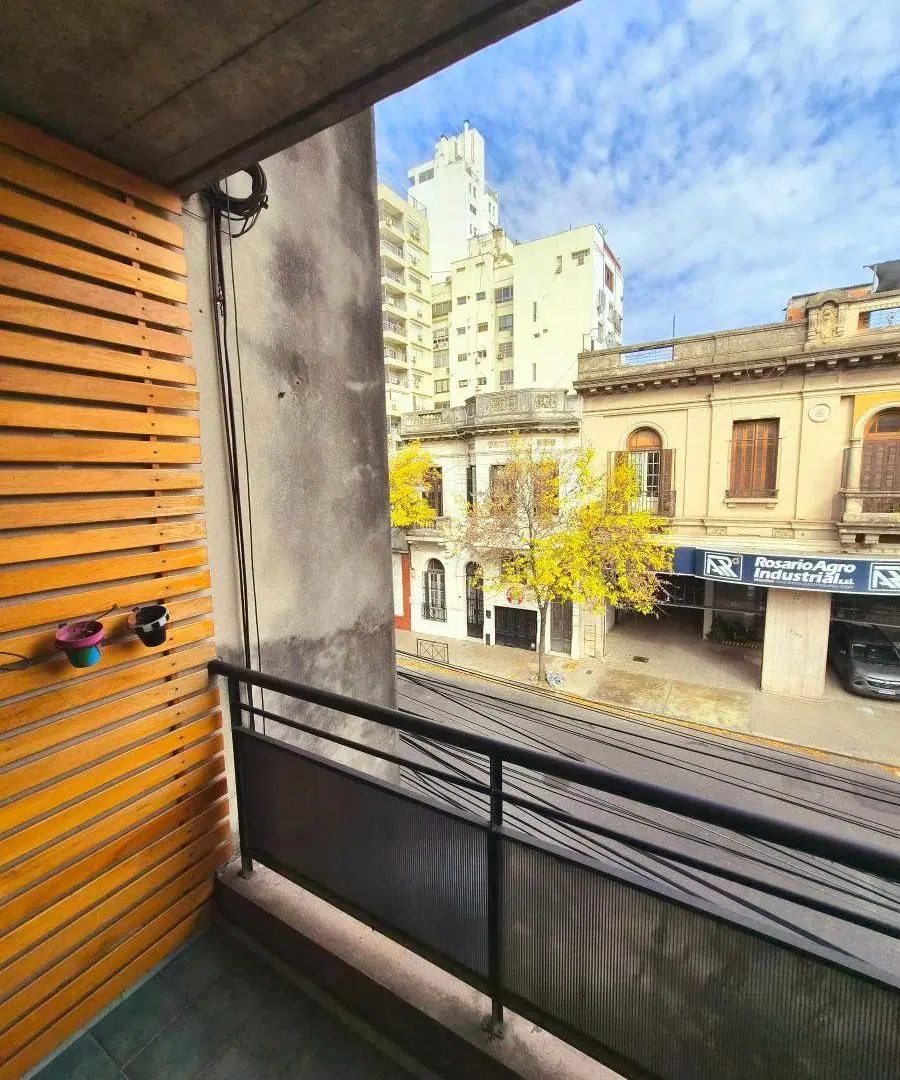 Departamento 1 Dorm. con Balcón en Zona Privilegiada de Rosario - 2° por Escaleras 3