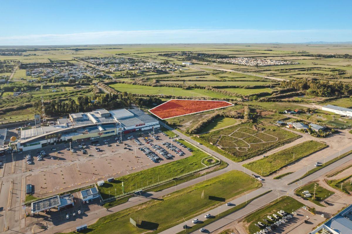 Foto de Terreno Comercial 16.209m² - Frente a Makro - Zonificación CSE2, imagen 2