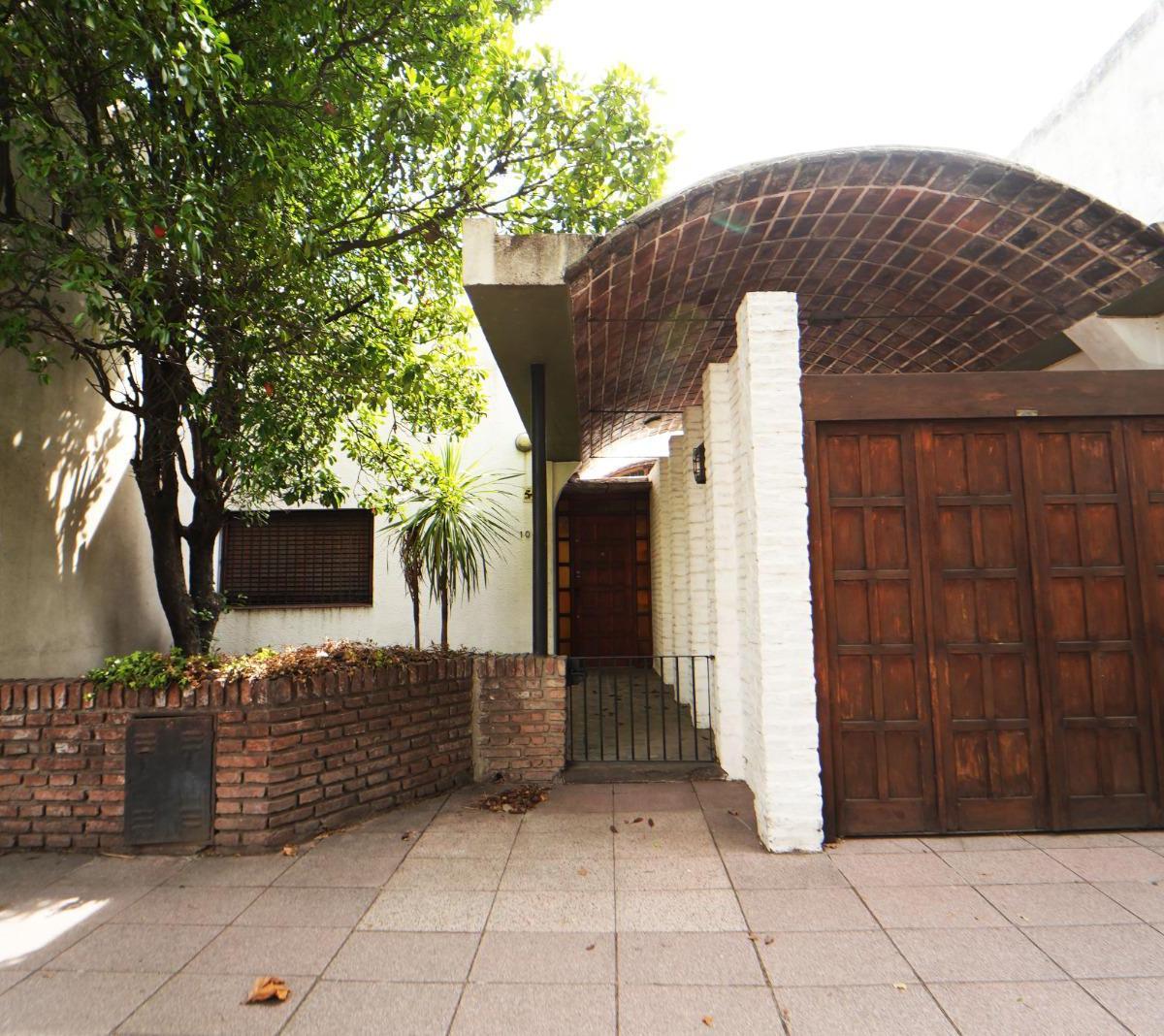 Venta Casa 5 Ambientes C/cochera Quincho Parrila 317 m² Totales - Quilmes 2