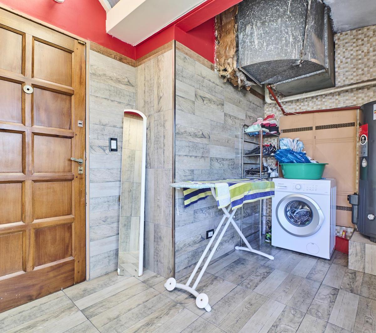 Venta Casa de 4 Ambientes con Quincho, Parrilla y Cochera Para Dos Autos en Villa Lynch, San Martin 5