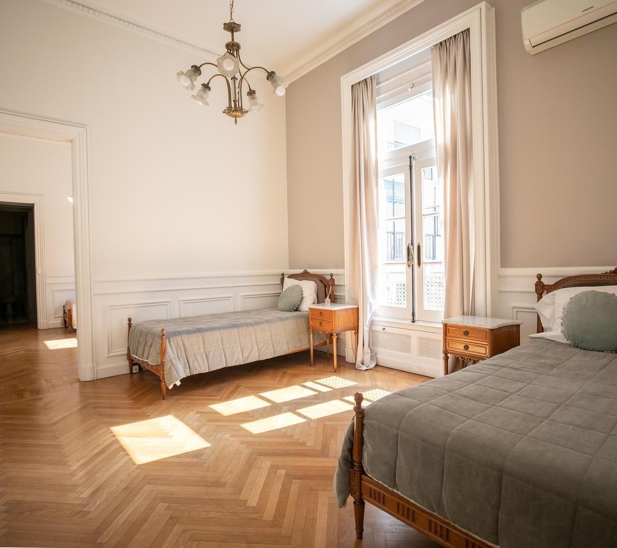 Venta Exclusiva Propiedad de 6 Dorm. en Recoleta 4