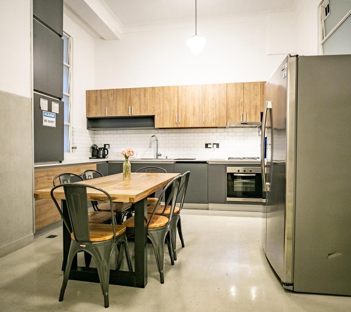 Venta Exclusiva Propiedad de 6 Dorm. en Recoleta 3