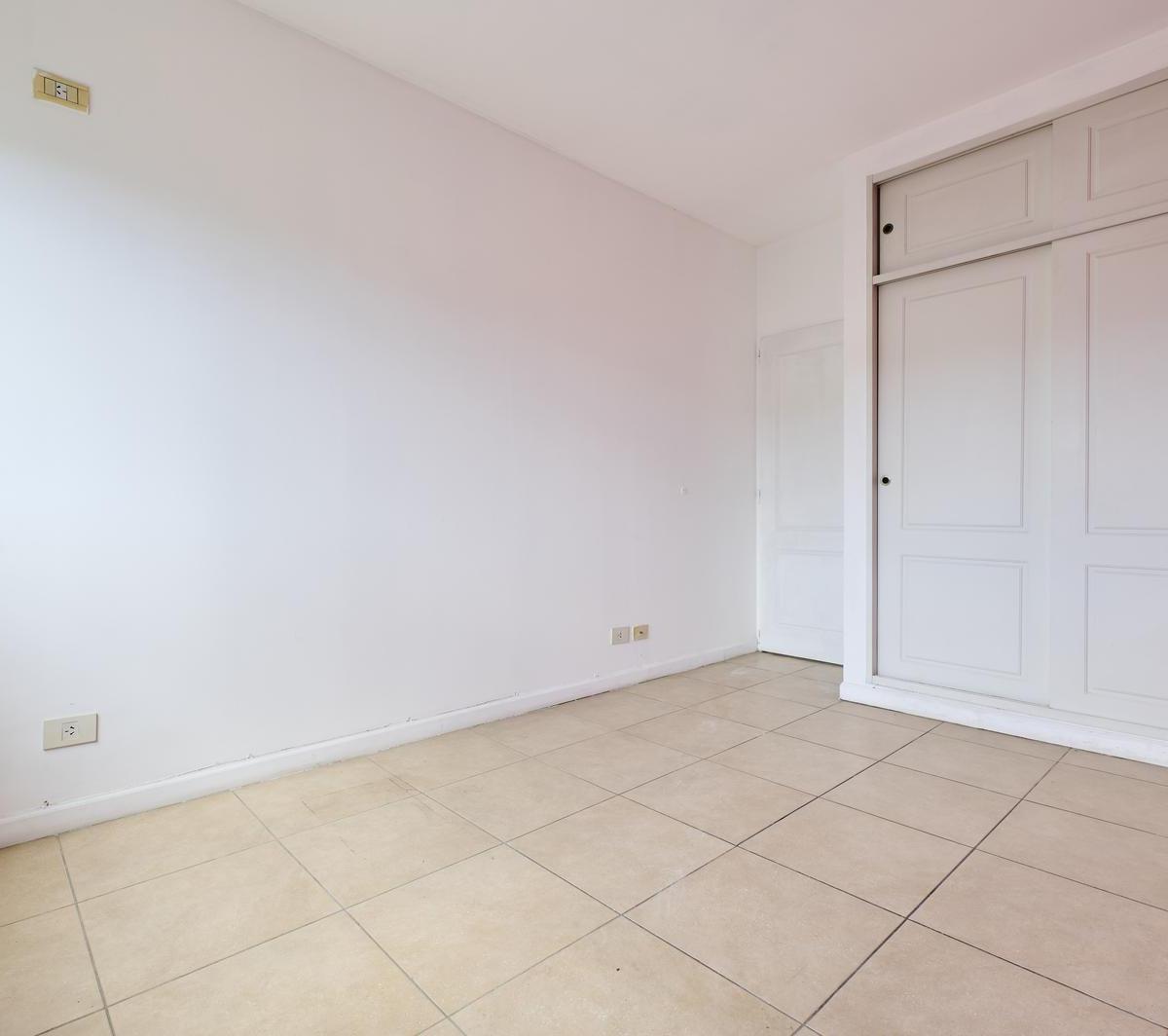 Venta Departamento de 3 Ambientes en Villa Luro con Cochera, Baulera y Gran Parque 2