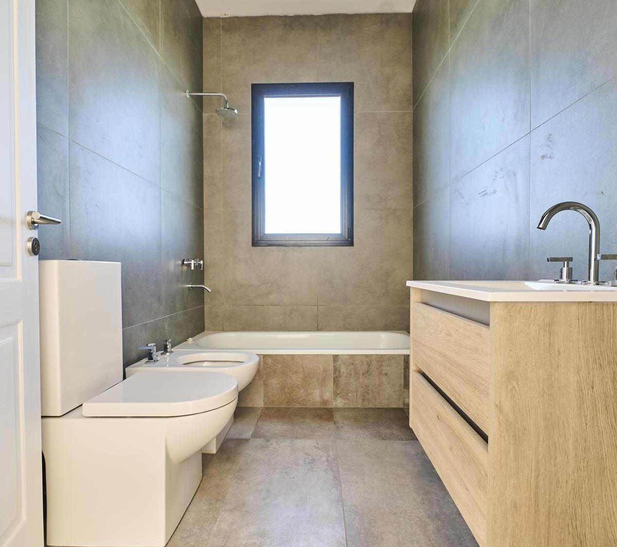 Foto de Venta Casa 4 ambientes en San Sebastián área 8, imagen 2
