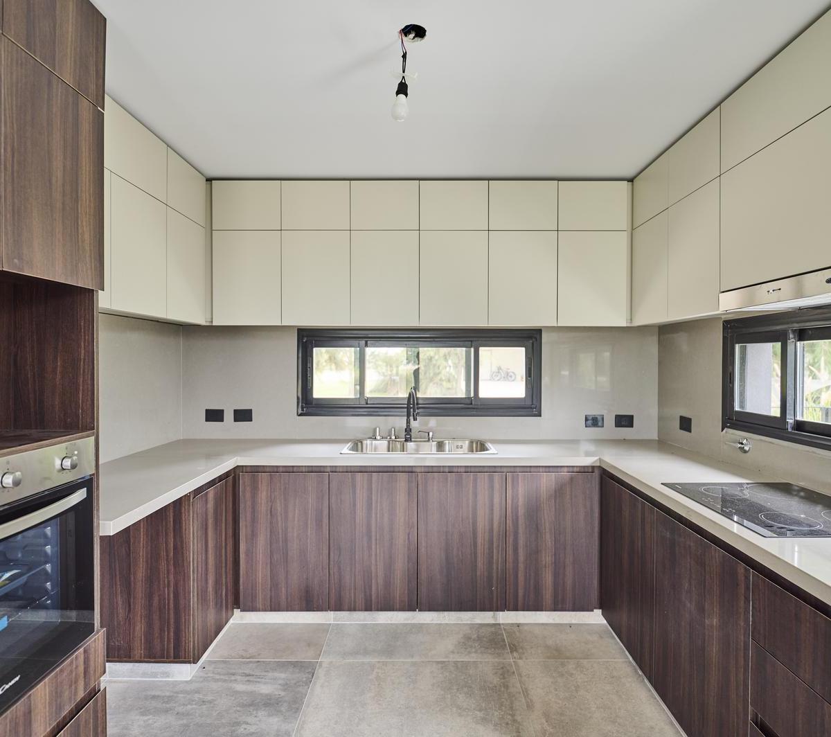 Venta Casa 4 habitaciones a la laguna con jardin y parrilla en Escobar