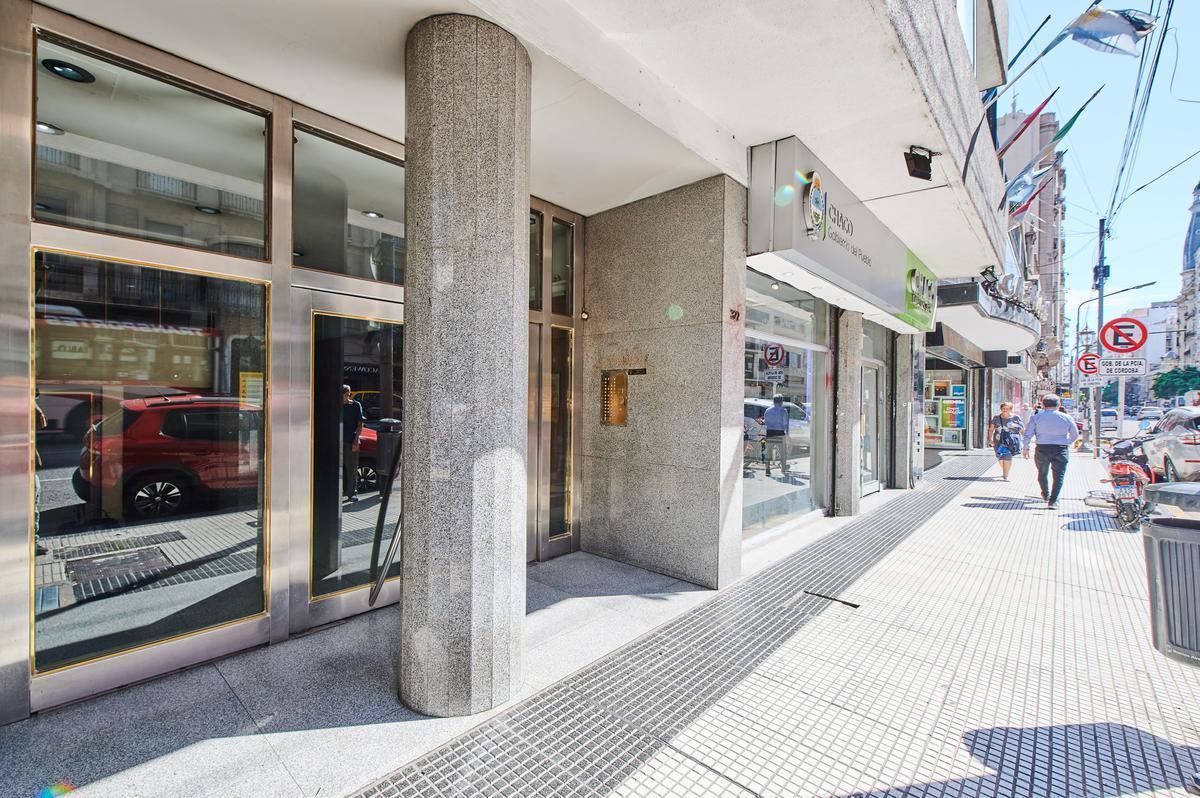 Venta Oficina Piso Alto Al Frente Sobre Av Callao 300 3