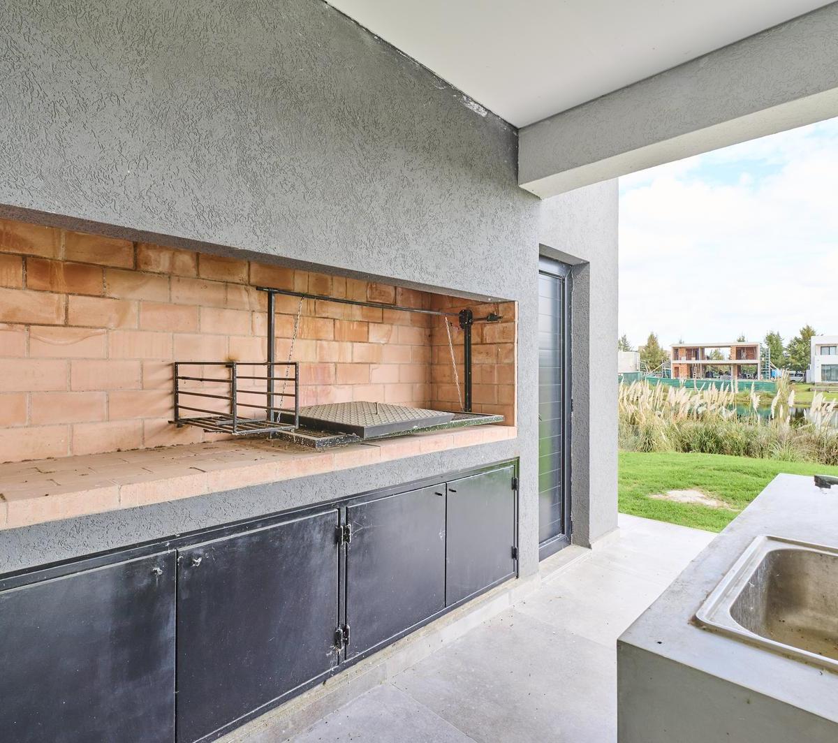 Venta Casa 3 habitaciones con jardin y parrilla en Escobar