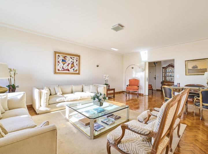 Venta Departamento 3 Habitaciones, 5 ambientes con 2 dependencias 3 baños y lavadero en Recoleta 5