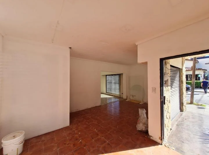 Local en alquiler 45 m2 totales en Quilmes Lavalle y Brandsen SIN EXPENSAS! 2