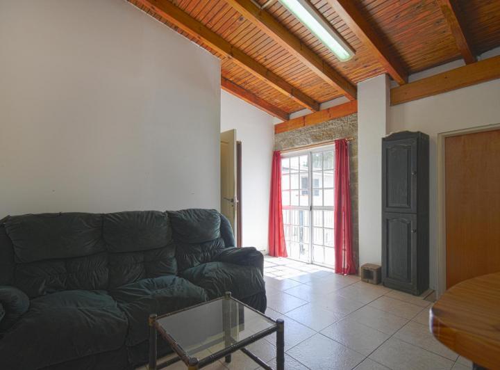 Venta PH - 5 Ambientes - Ideal dos familias - Terraza y Patio - Vélez Sarsfield 3