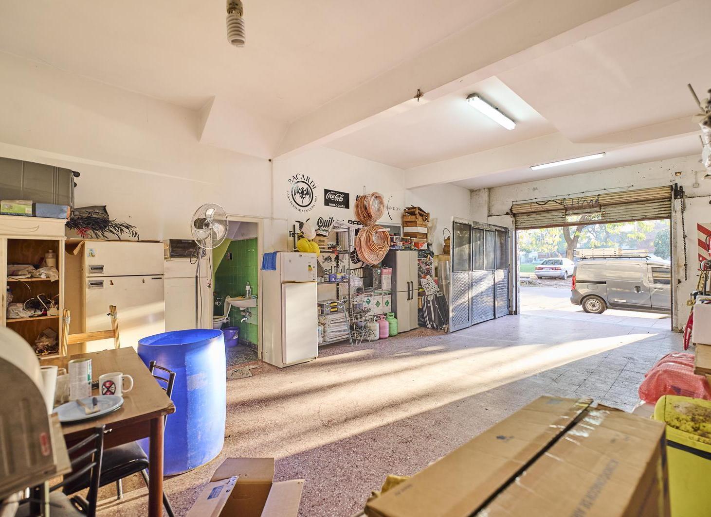 Foto de Venta Casa en Block en Lomas del Mirador con Dos PH Individuales de 3, imagen 2
