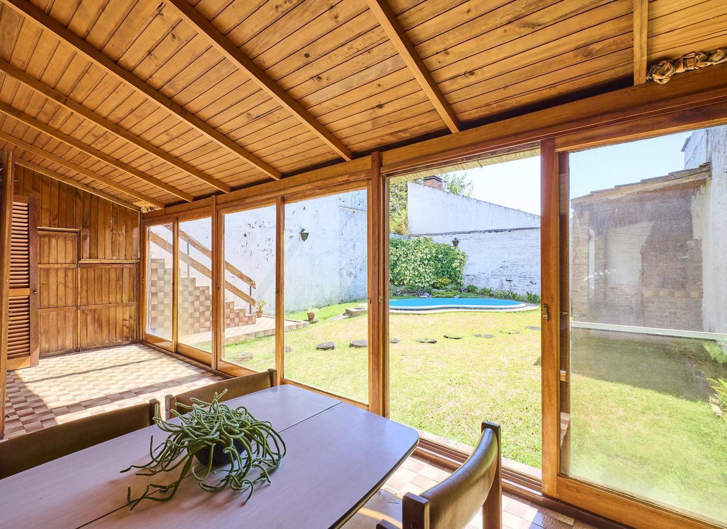 CASA 4 AMBIENTES CON JARDIN EN RAMOS MEJIA