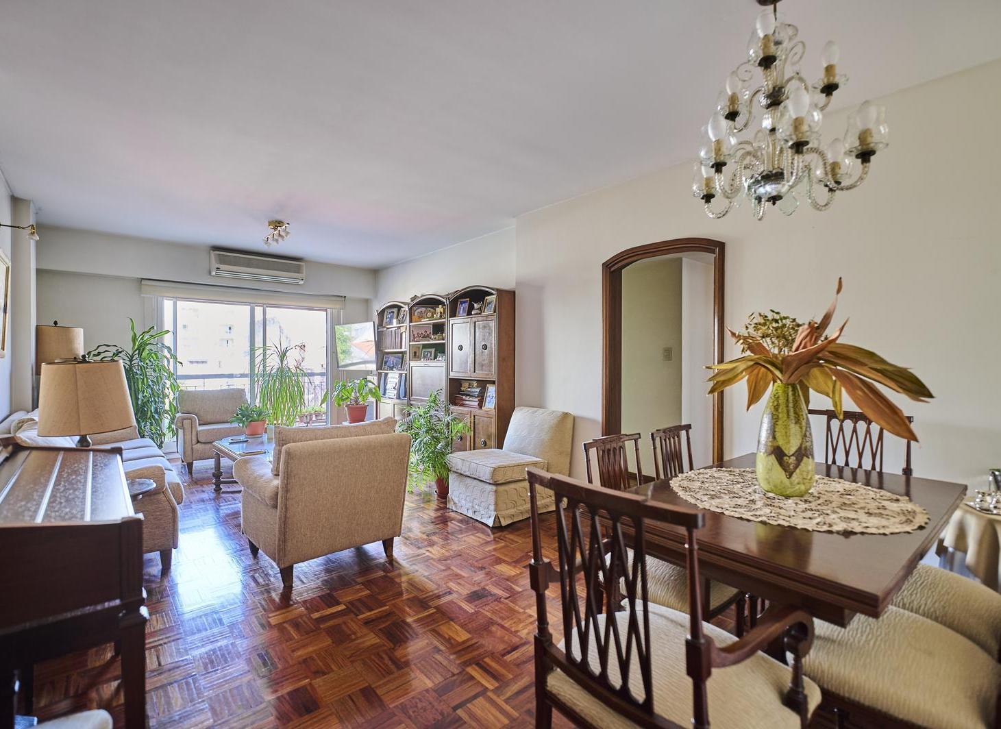 Venta de Departamento 3 Ambientes con Vestidor, Escritorio, Cochera y Baulera