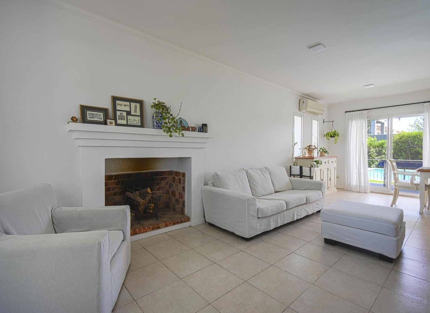 ALQUILER | CASA | 5 AMBIENTES | PILETA | BARRIO LOS JAZMINES | PILAR DEL ESTE