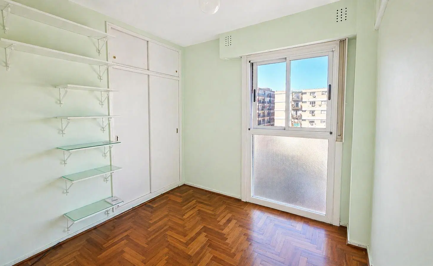venta Departamento 3 ambientes con cochera y seguridad en Colegiales 8
