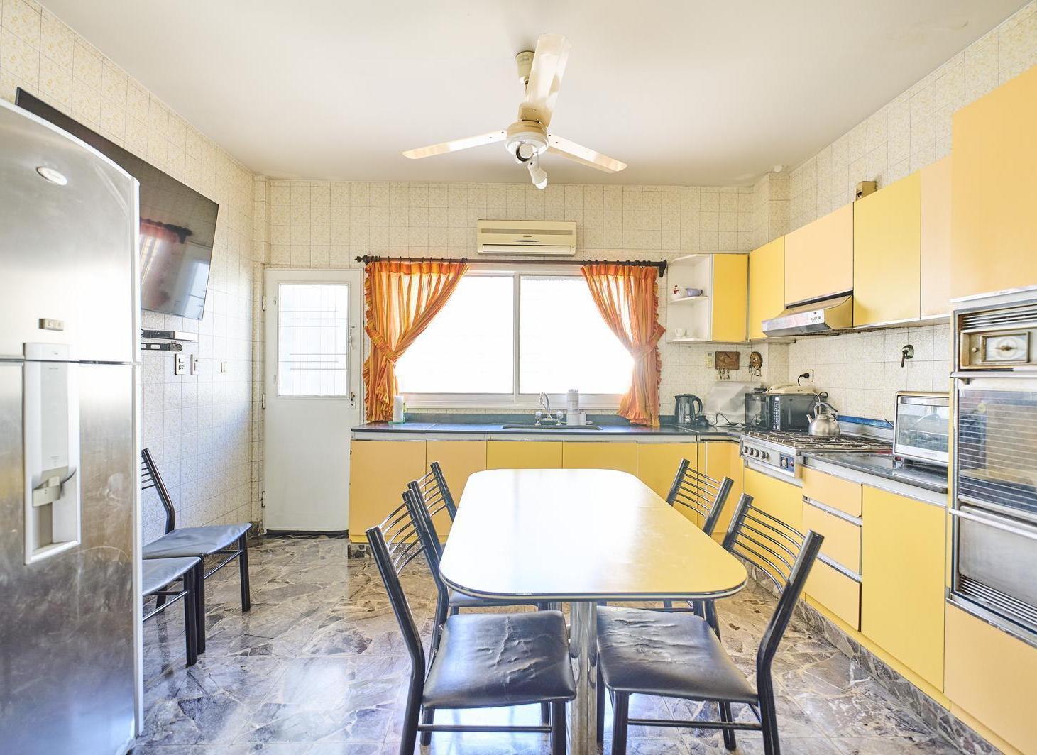 Foto de Venta Casa en Lote Propio de 4 Ambientes con Quincho - Parrilla - Patio, imagen 3