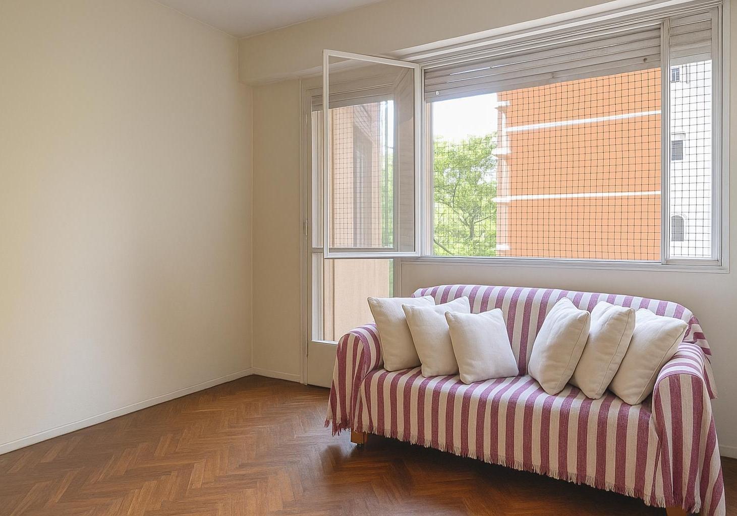 Foto de VENTA 4 AMBIENTES Y DEPENDENCIA LUMINOSO BAJO BELGRANO MUY BAJAS, imagen 1