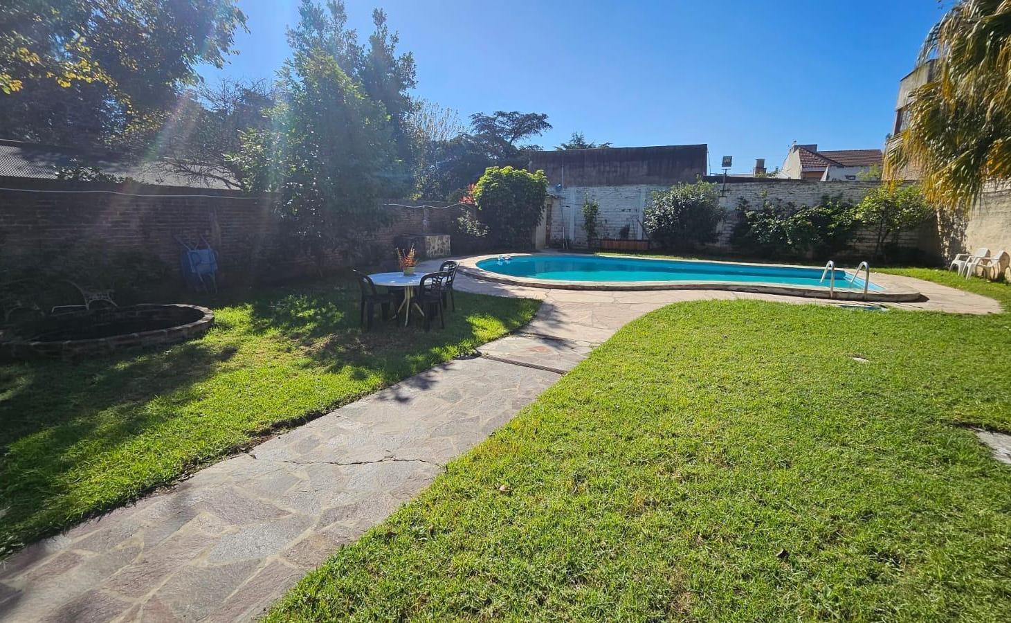 Venta Casa 5 ambientes Lomas de Zamora
