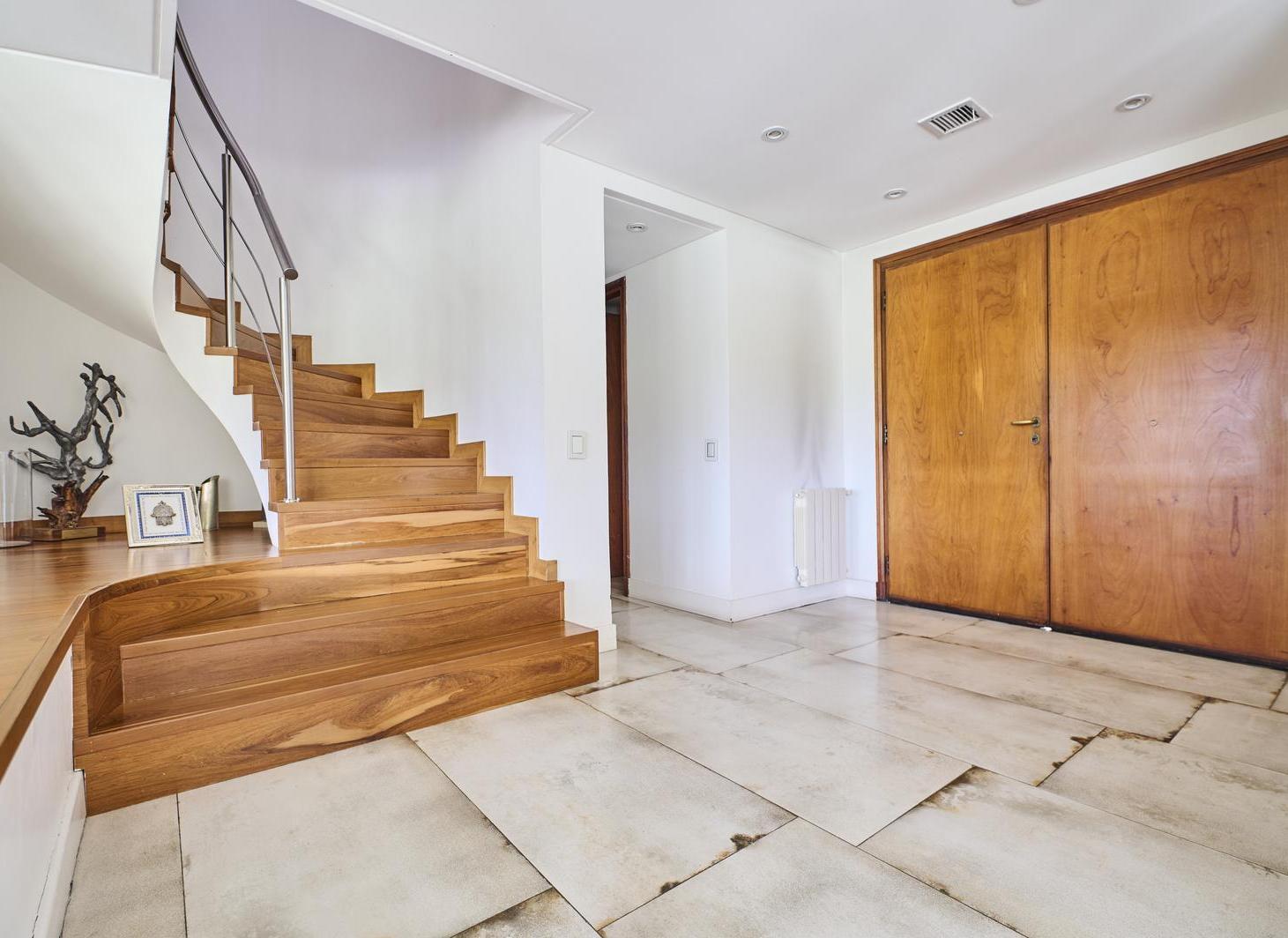 Foto de Venta Casa en Club de Campo Hacoaj 6 ambientes ubicada en una isla de 1, imagen 2
