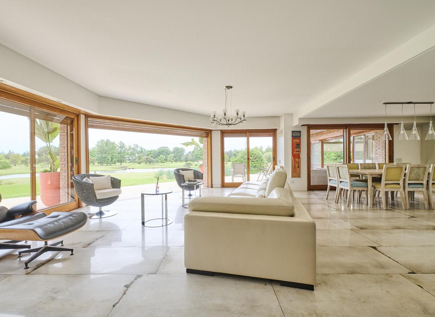 Foto de Venta Casa en Club de Campo Hacoaj 6 ambientes ubicada en una isla de 1, imagen 3