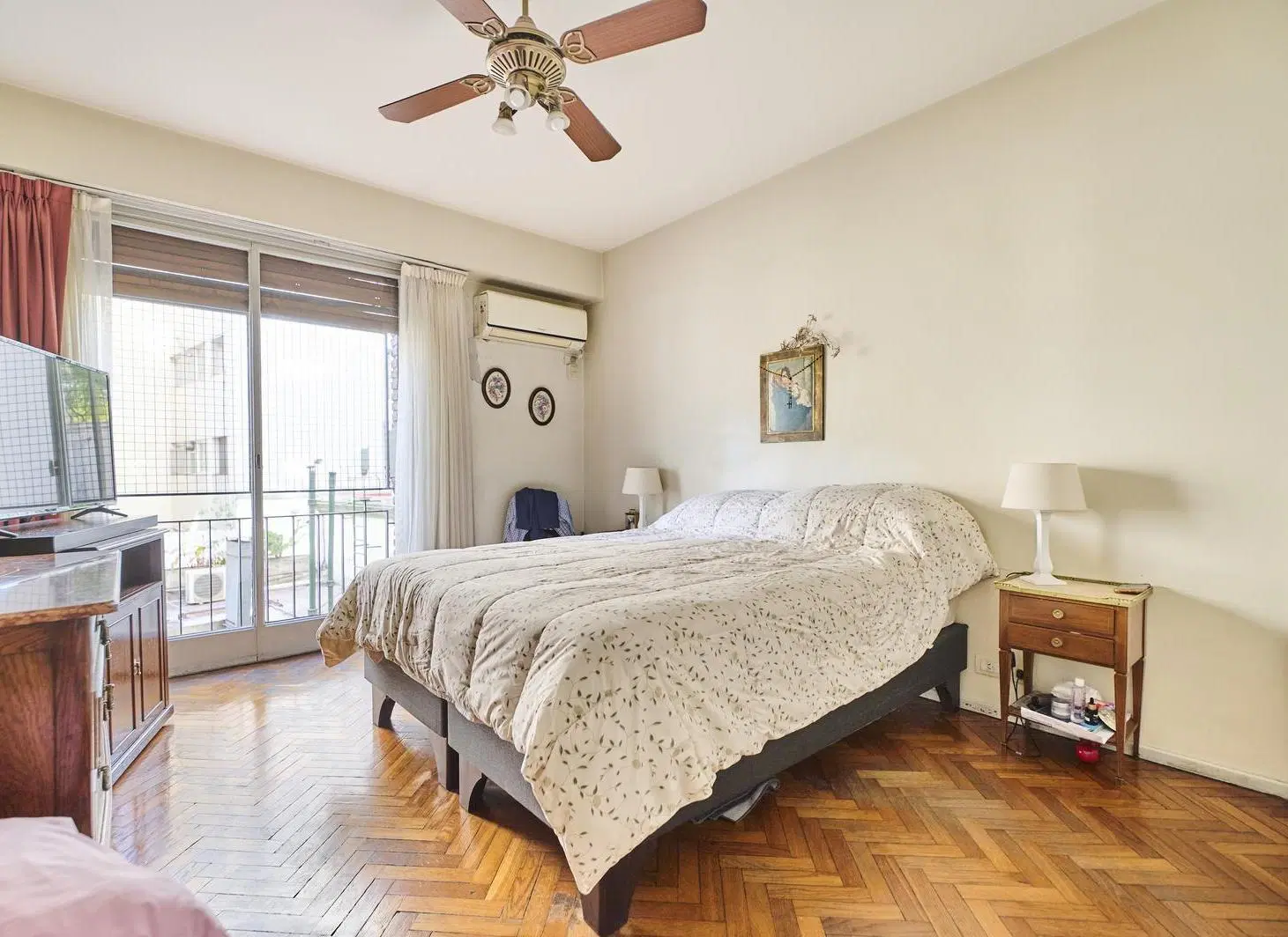 VENTA PISO 4 AMBIENTES CON DEPENDENCIA COCHERA Y BAULERA EN CAÑITAS 3