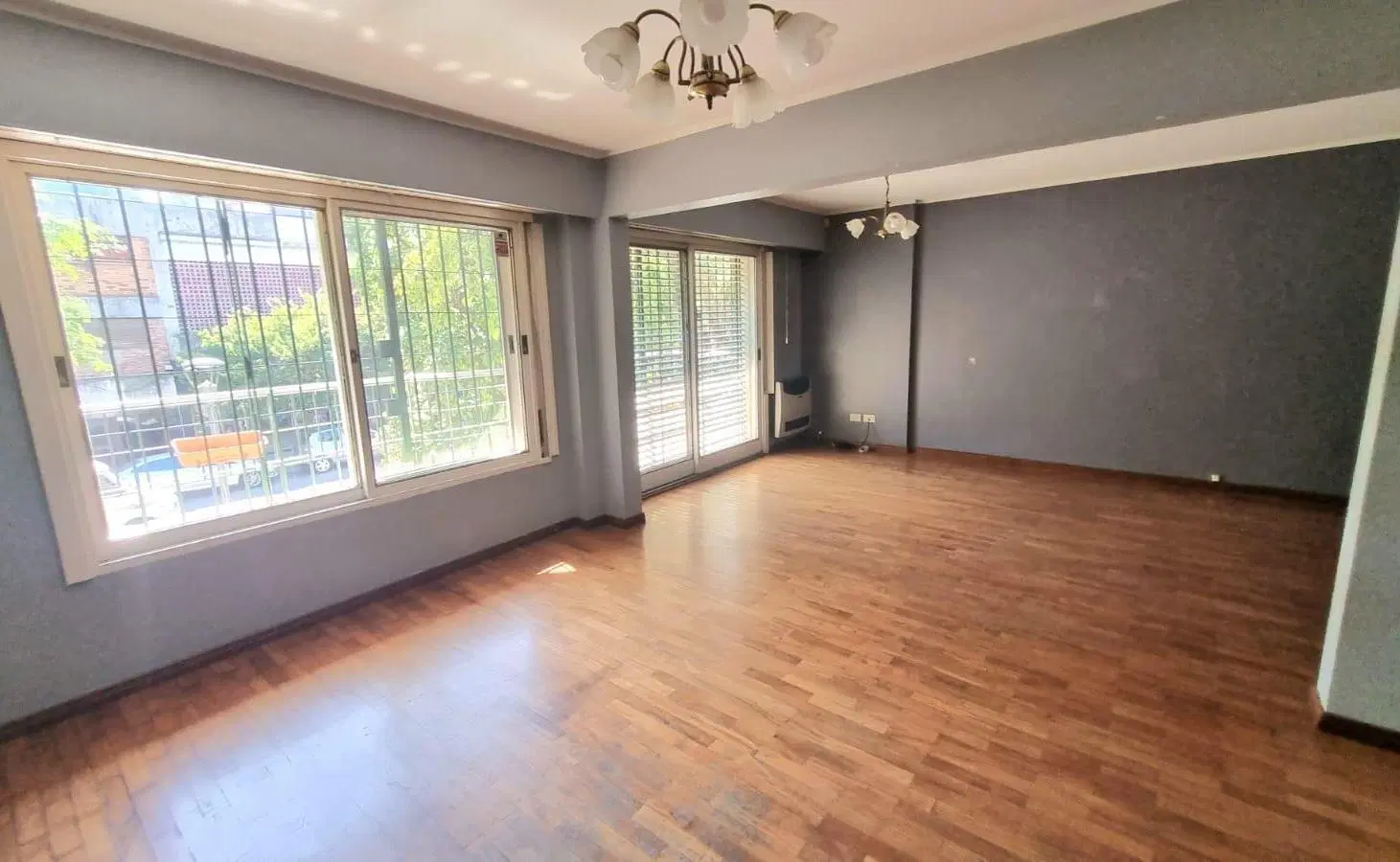 VENTA PH 4 AMBIENTES - PATIO y TERRAZA - primer piso por escalera en Barracas 2