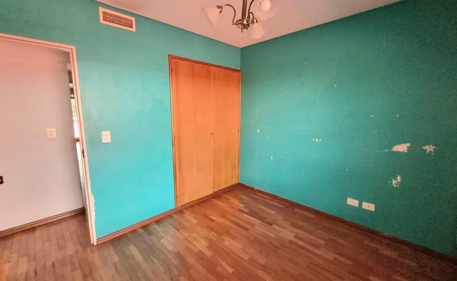 VENTA PH 4 AMBIENTES - PATIO y TERRAZA - primer piso por escalera en Barracas 4
