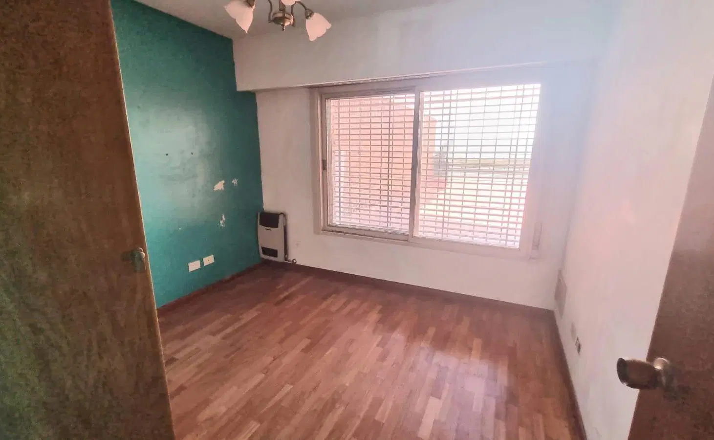 VENTA PH 4 AMBIENTES - PATIO y TERRAZA - primer piso por escalera en Barracas 5