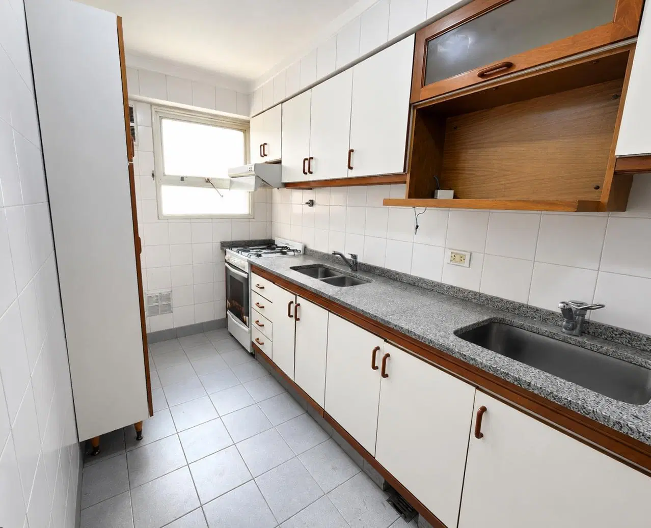 VENTA DEPARTAMENTO 3 AMBIENTES - COCHERA CUBIERTA - COLEGIALES 2