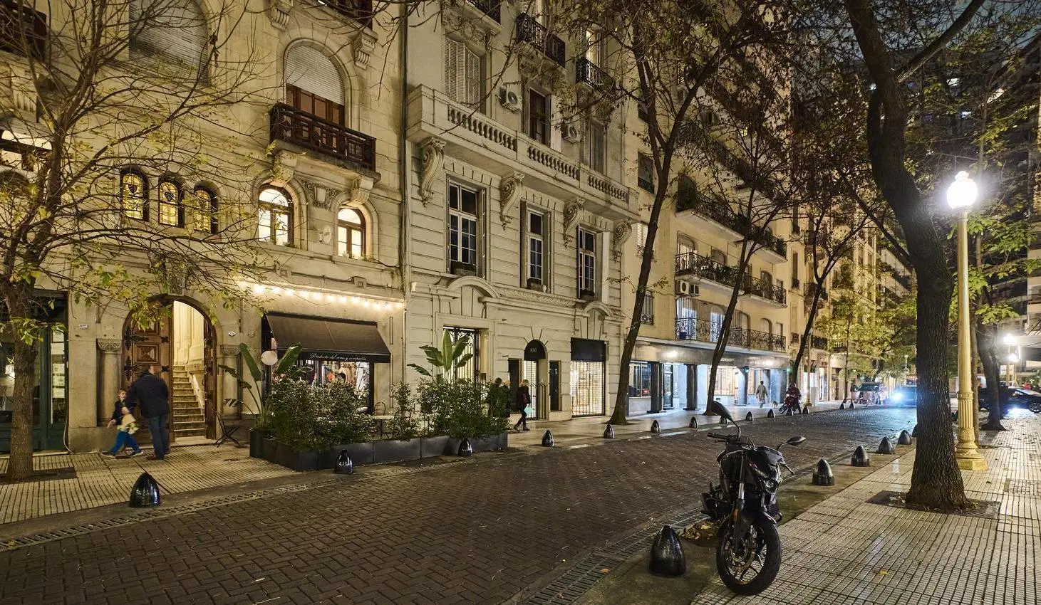 Venta exclusivo departamento de 5 ambientes en calle Arroyo 4