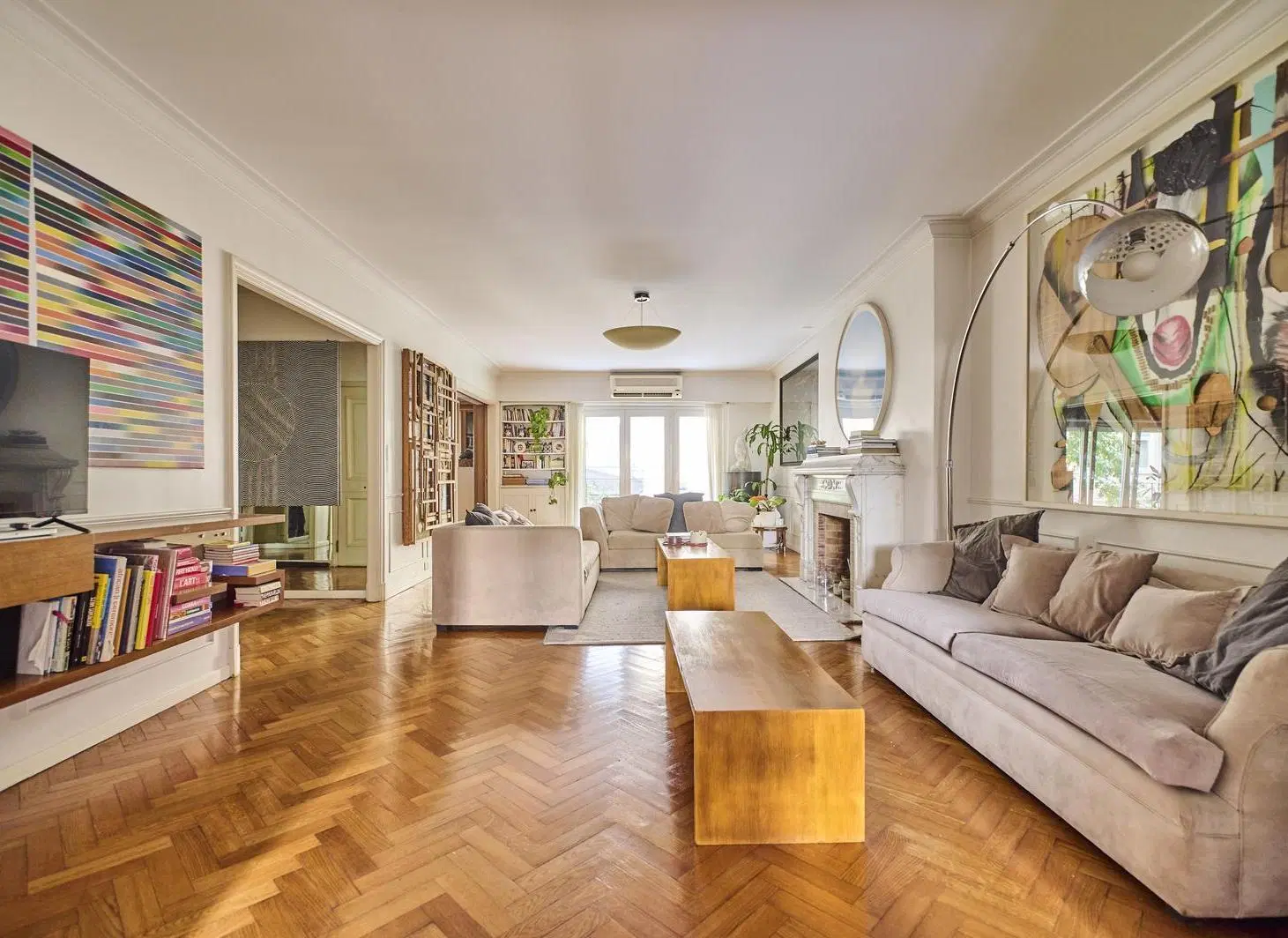 Venta exclusivo departamento de 5 ambientes en calle Arroyo 5