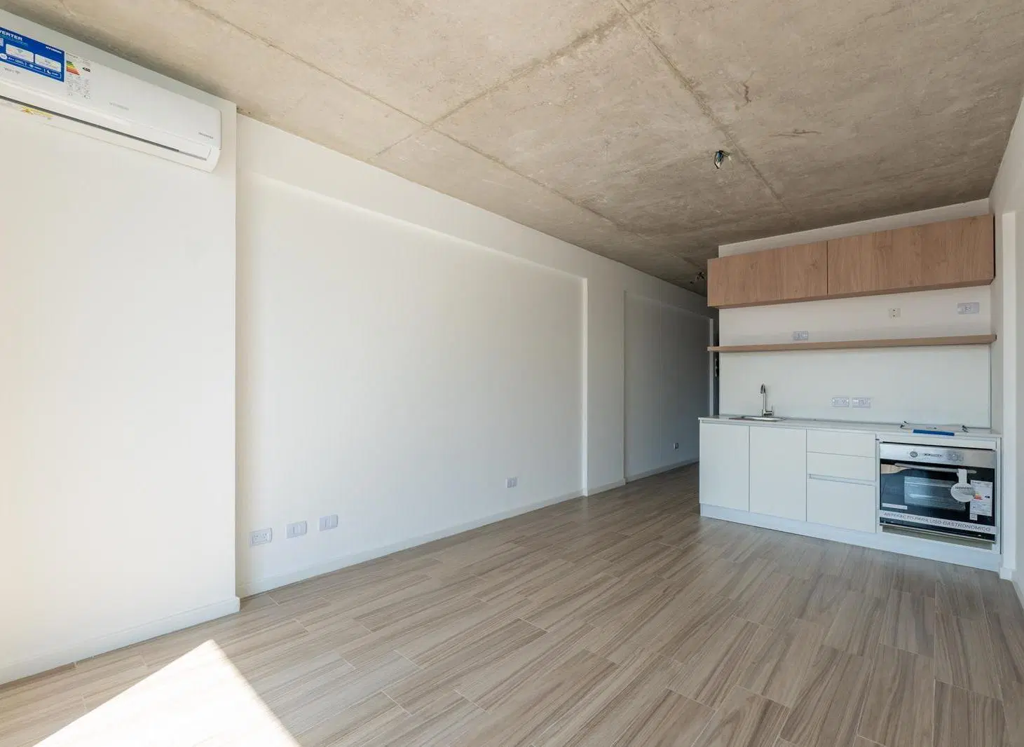 VENTA MONOAMBIENTE - MONSERRAT 5