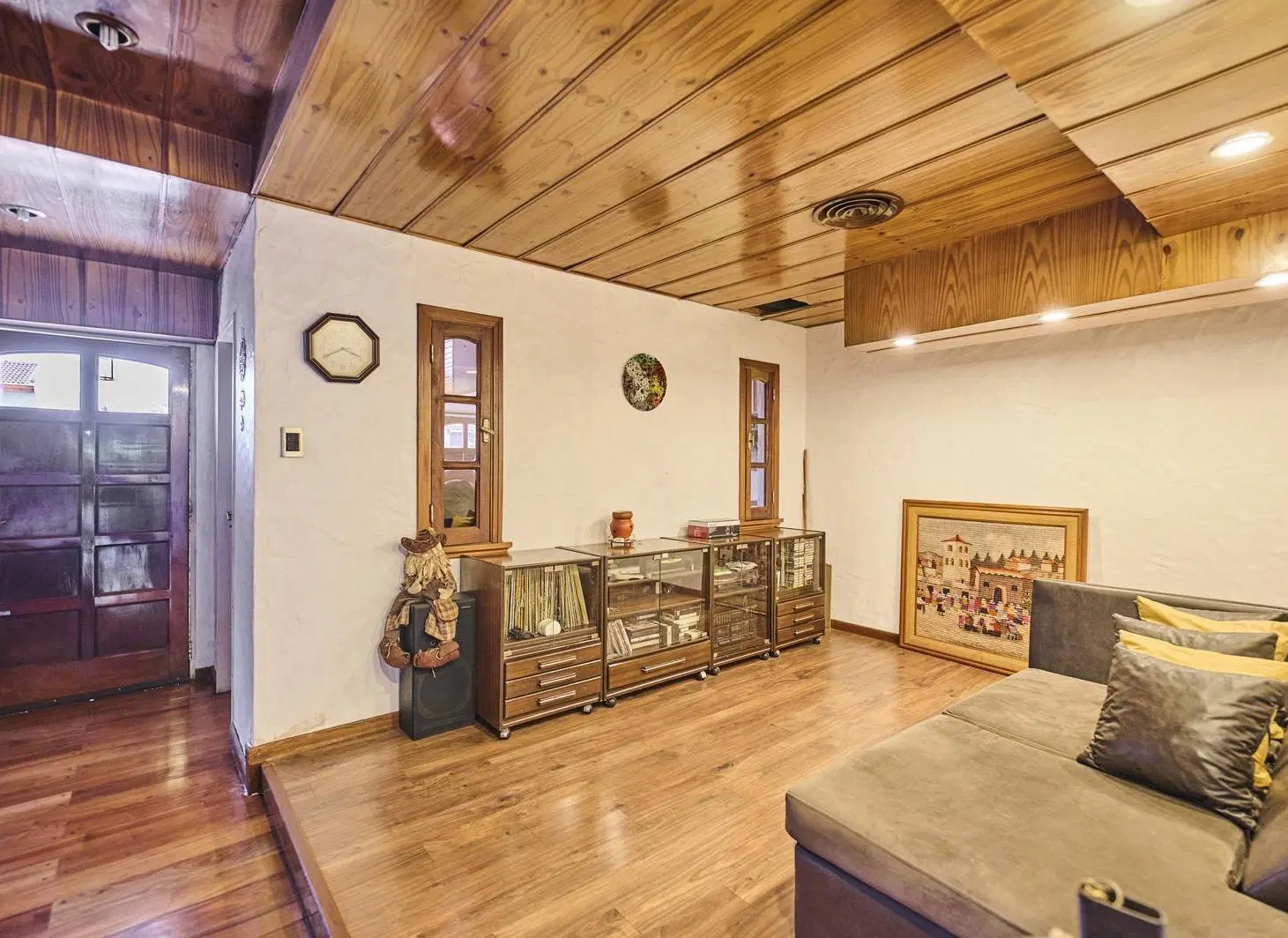 Venta Casa 6 ambientes con cochera y jardin en Villa Luzuriaga 5