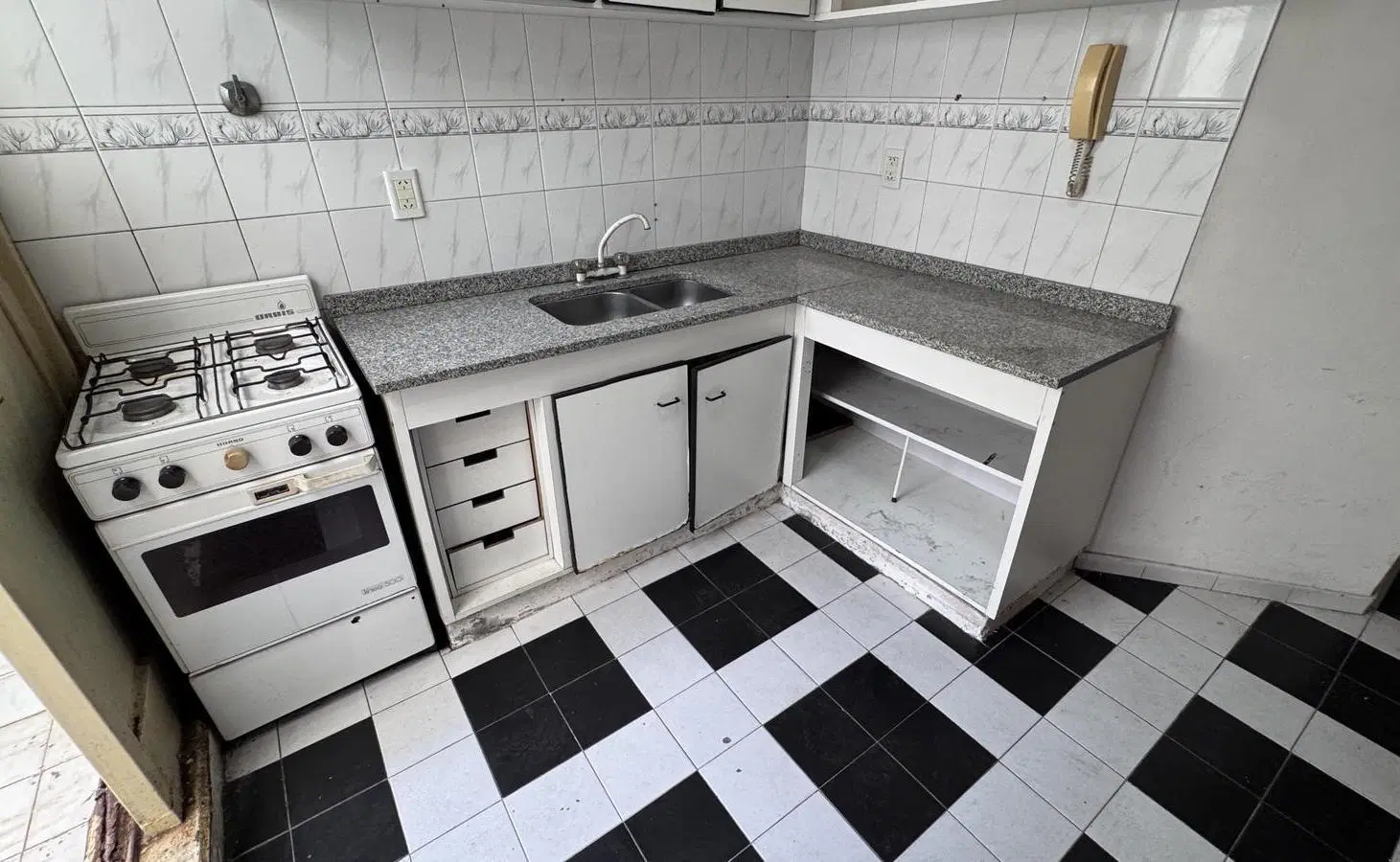 VENTA 3 AMBIENTES CON GRAN COCINA Y LAVADERO LUMINOSO EN CABALLITO 8