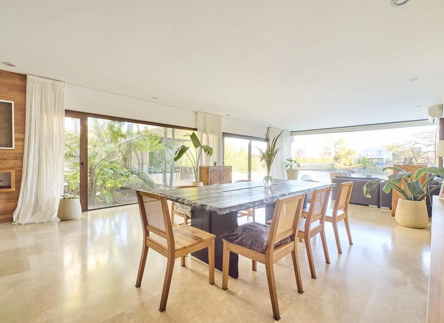 Venta Casa al agua en Los Alisos, 4 dormitorios 2 en suite - Nordelta 4