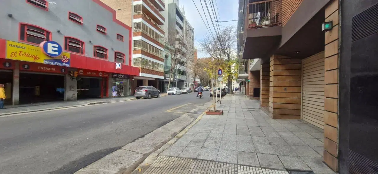 Alquiler monoambiente con balcón Alto Palermo 2