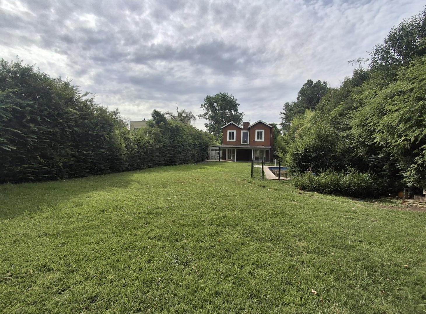 Venta Casa 4 Amb Con Dep, El Molino Pilar, Jardín, Pileta, Galería, Lote Interno