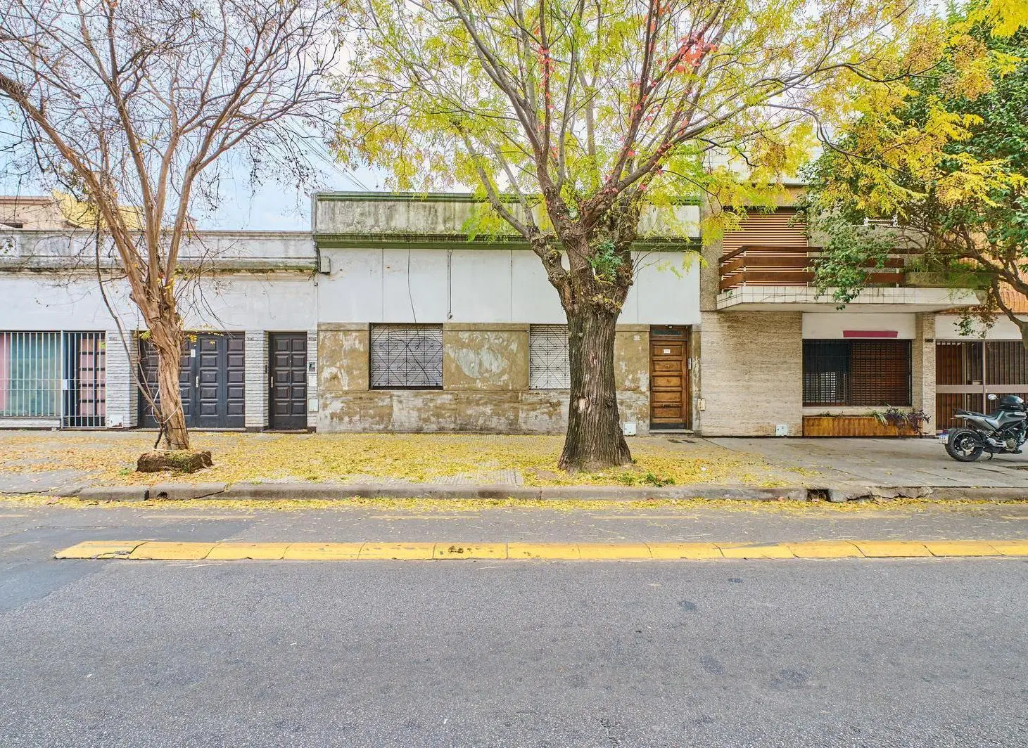 PH en venta de 4 ambientes a refaccionar en Saavedra 3