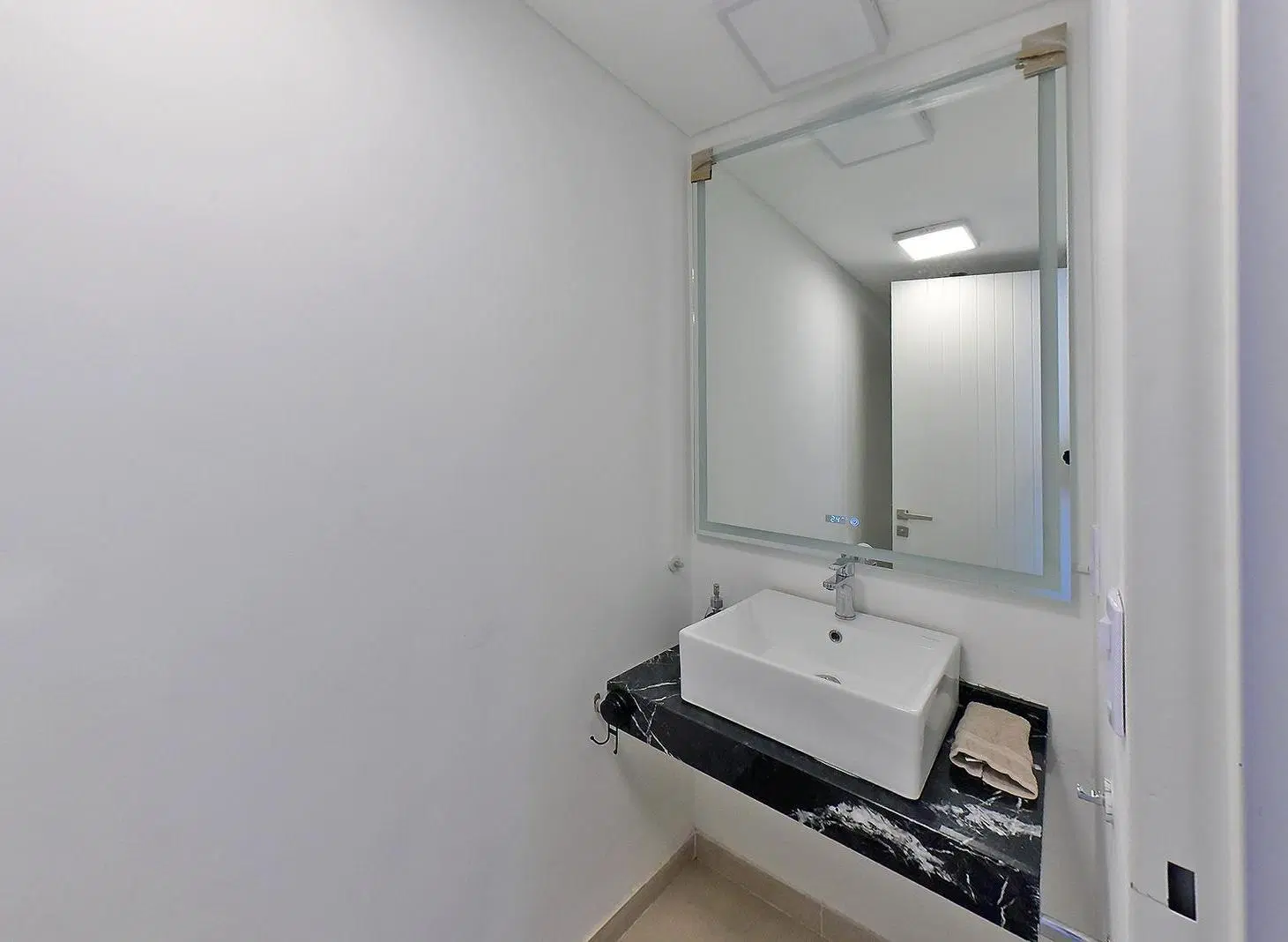 VENTA Puerto Madero 2 AMB amoblado con cochera 4