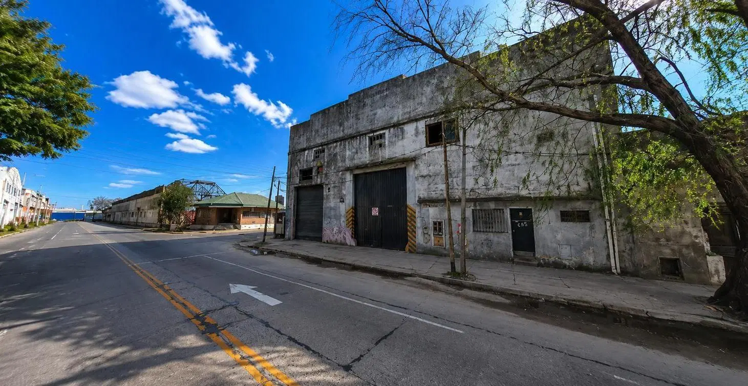 GALPÓN INDUSTRIAL CON EXCELENTE CONECTIVIDAD Y RÁPIDO ACCESO A AUTOPISTAS | AVELLANEDA 4
