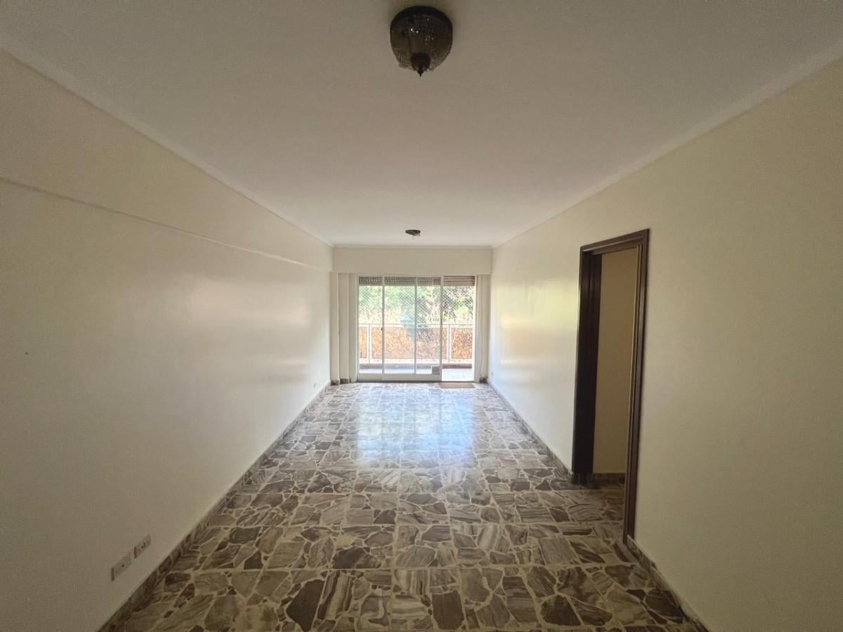Foto de Venta departamento 4 ambientes con balcón, imagen 2