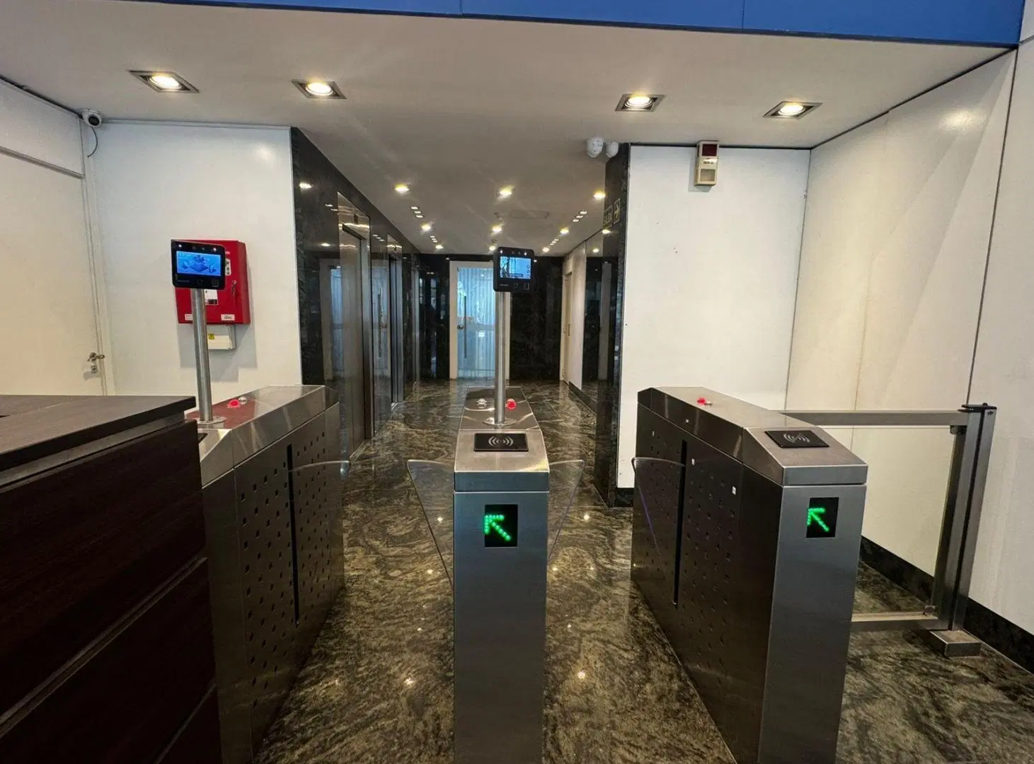VENTA OFICINA PREMIUM 297,35m² | VISTA ABIERTA HACIA AV. 9 DE JULIO | 2 COCHERAS 5