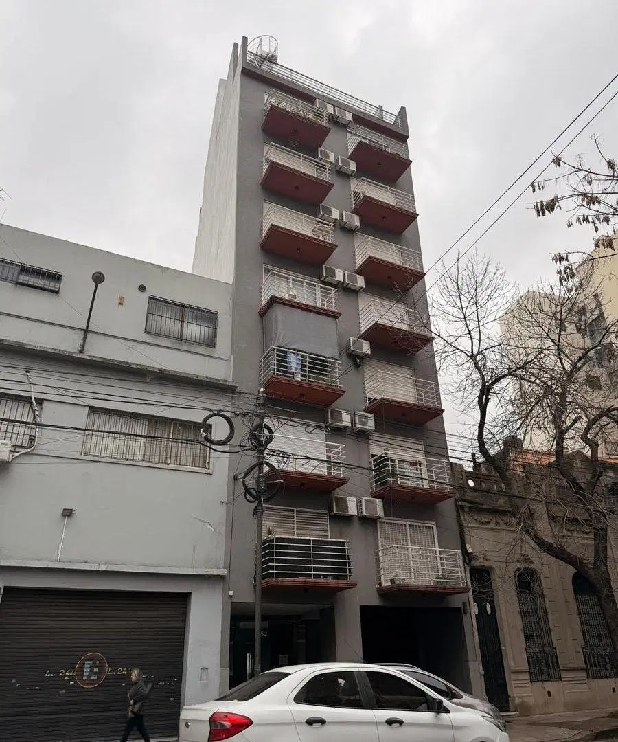 Alquiler Monoambiente Balvanera, al frente, con balcon!! muy luminoso, expensas bajas. 2