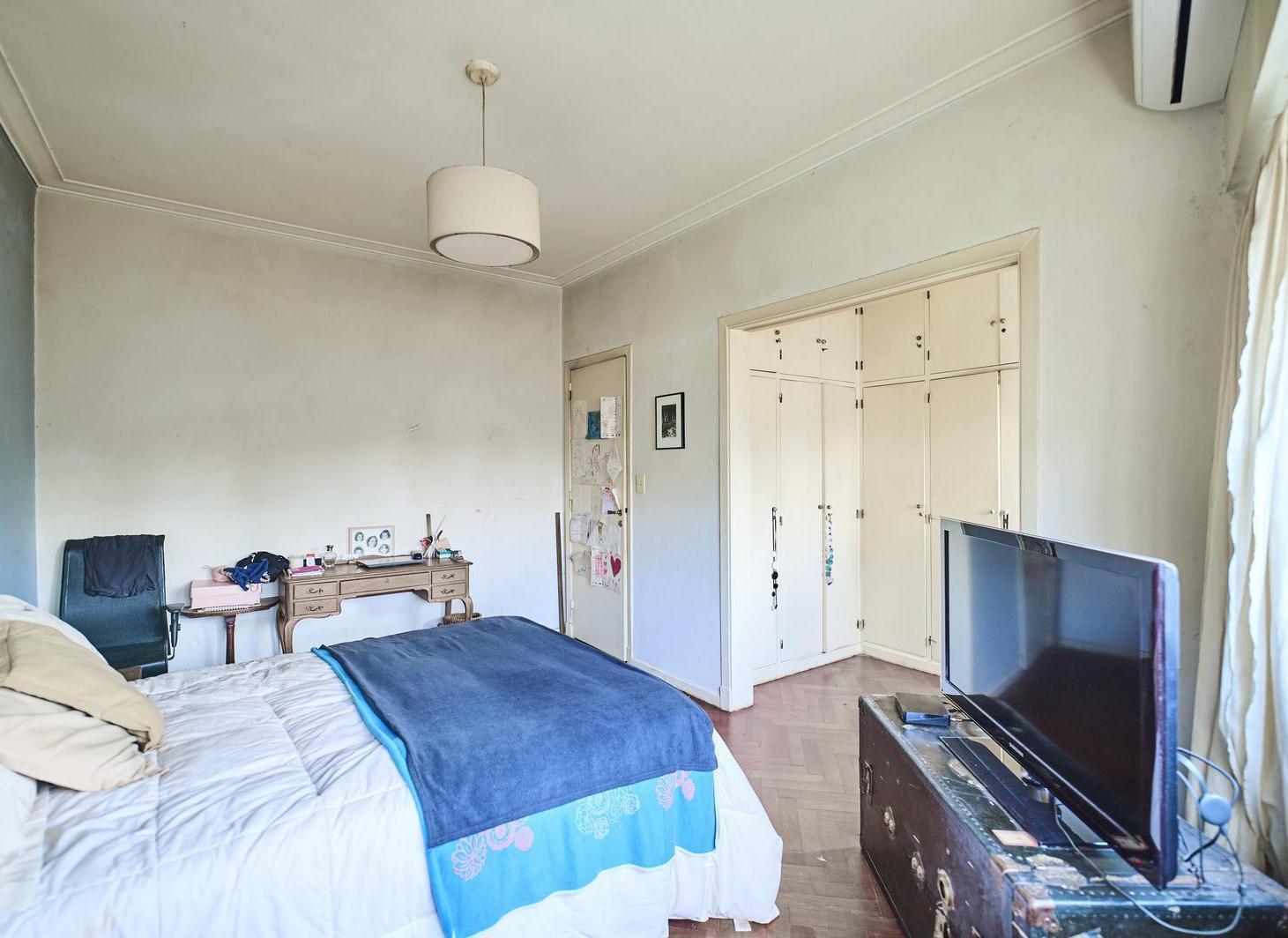 Venta PH 3 habitaciones 2 baños 6 Ambientes 1° por escalera en Beccar / Punta chica