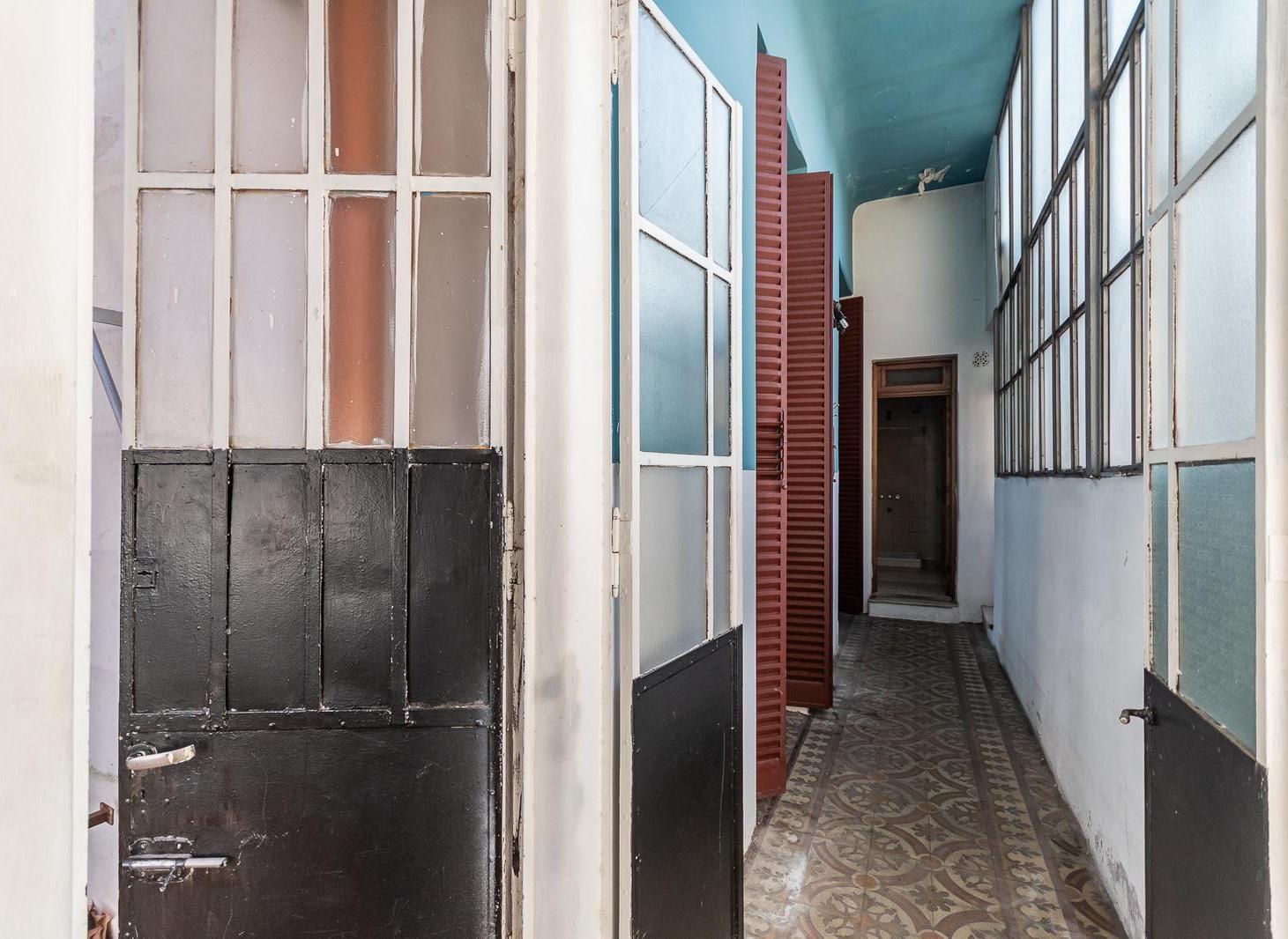 Venta Lote en esquina en La Paternal. Acepta metros!