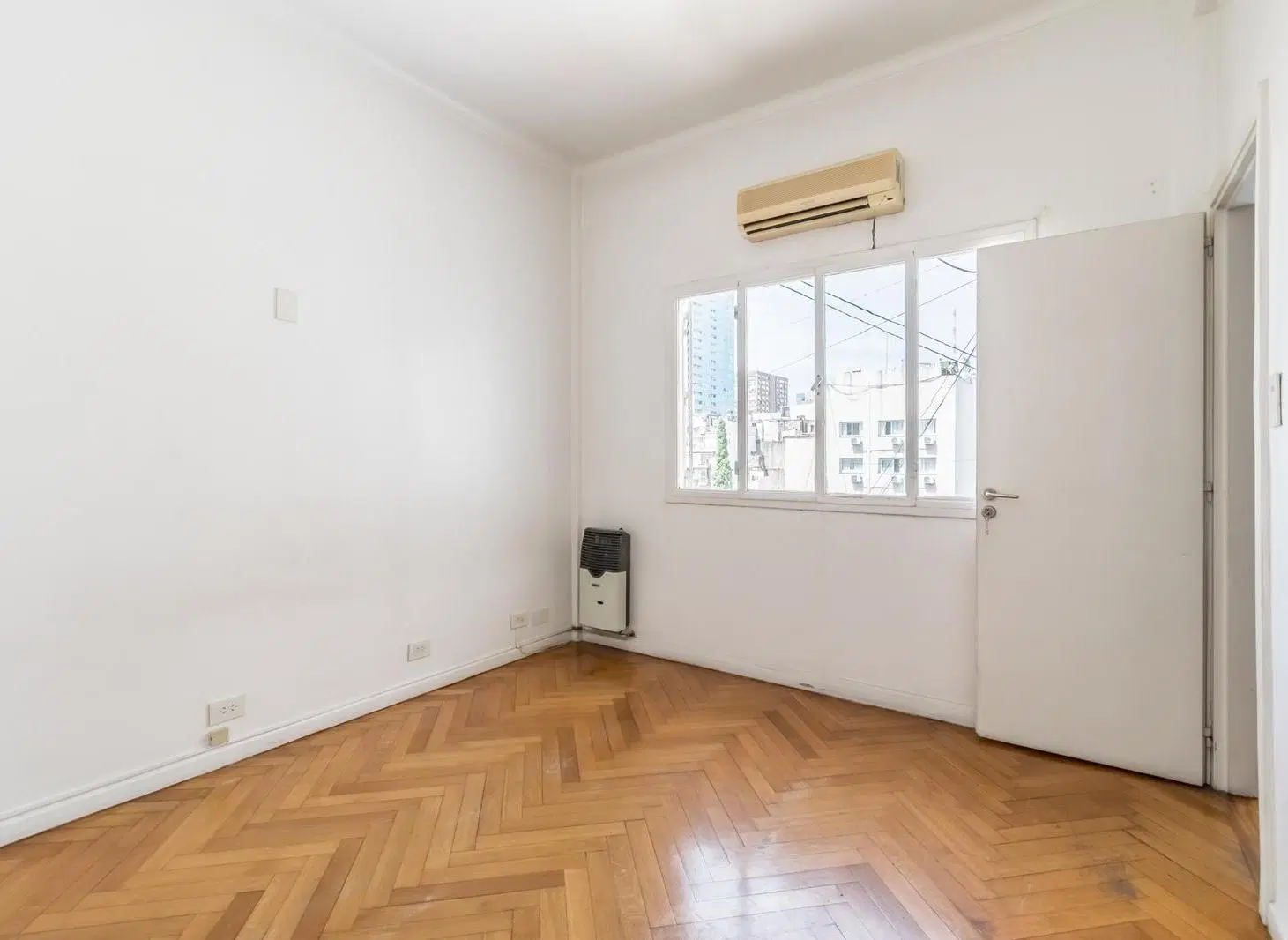 Venta Departamento 2 ambientes Retiro 8