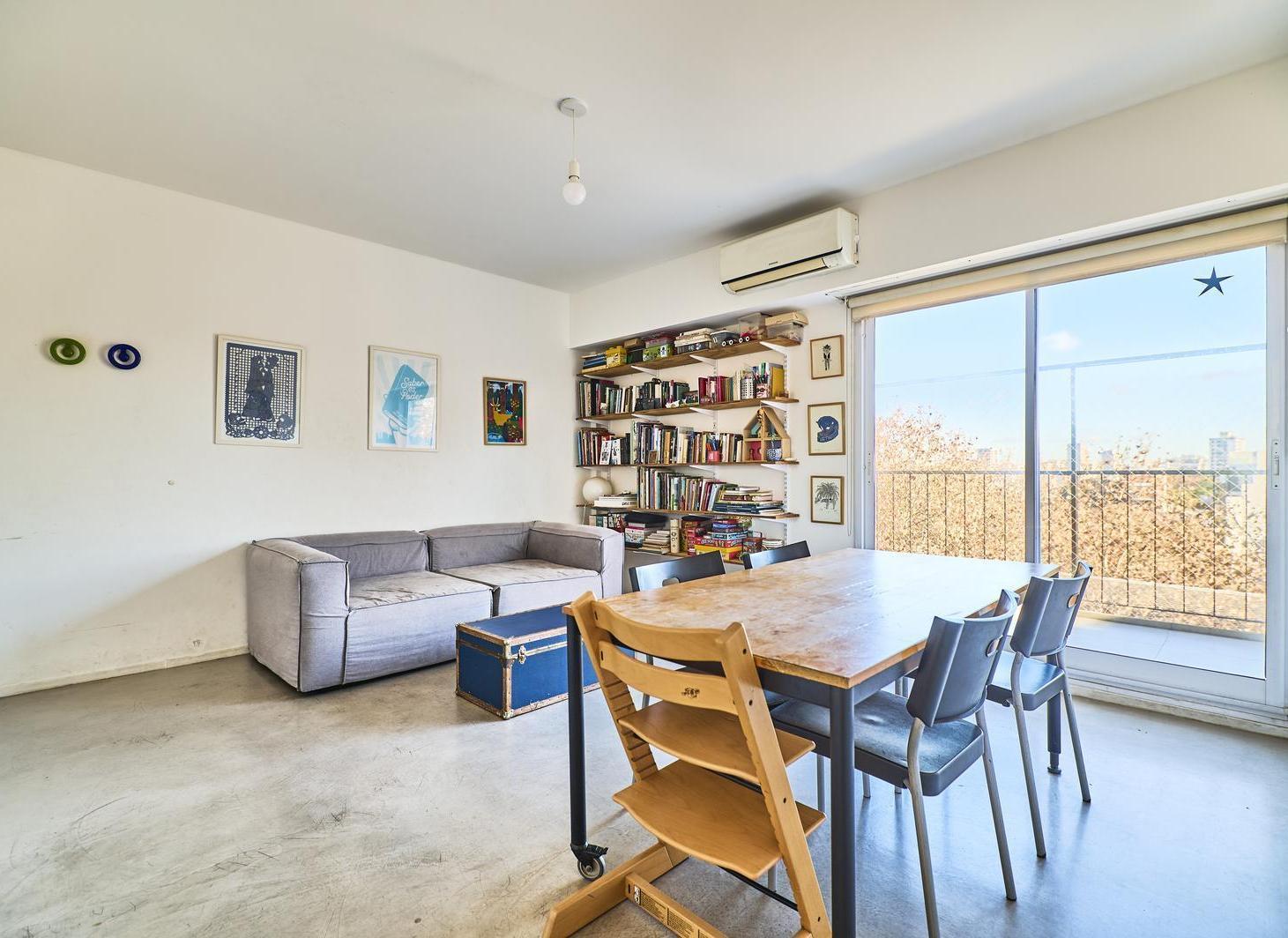Foto de VENTA Departamento 3 AMBIENTES con BALCÓN - RECICLADO - Colegiales, imagen 1