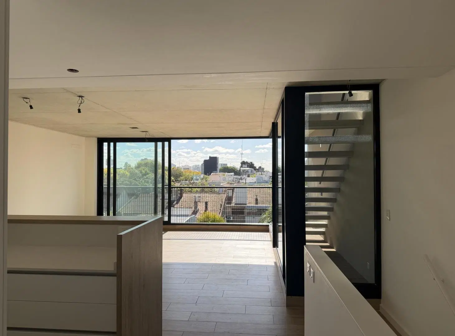 Venta departamento 5 ambientes triplex con terraza en Nuñez 3